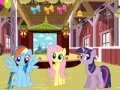                                                                     Party at Fynsy's. Celebrating with ponies ﺔﺒﻌﻟ