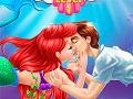                                                                     Ariel And Prince Underwater Kissing ﺔﺒﻌﻟ